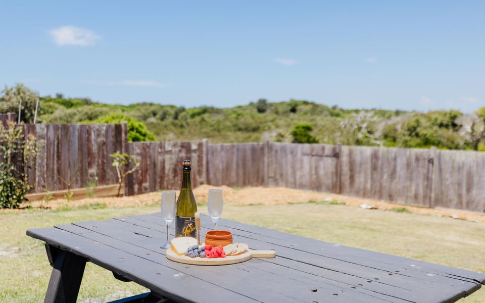 22 POINSETTIA CRESCENT, BROOMS HEAD