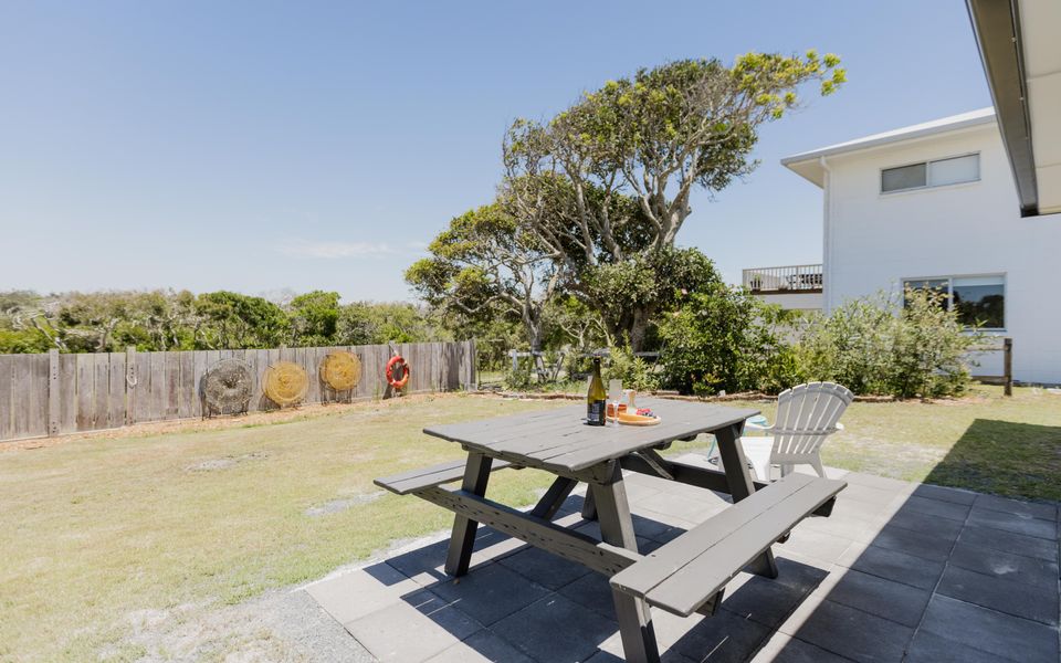 22 POINSETTIA CRESCENT, BROOMS HEAD