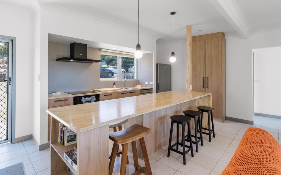 22 POINSETTIA CRESCENT, BROOMS HEAD