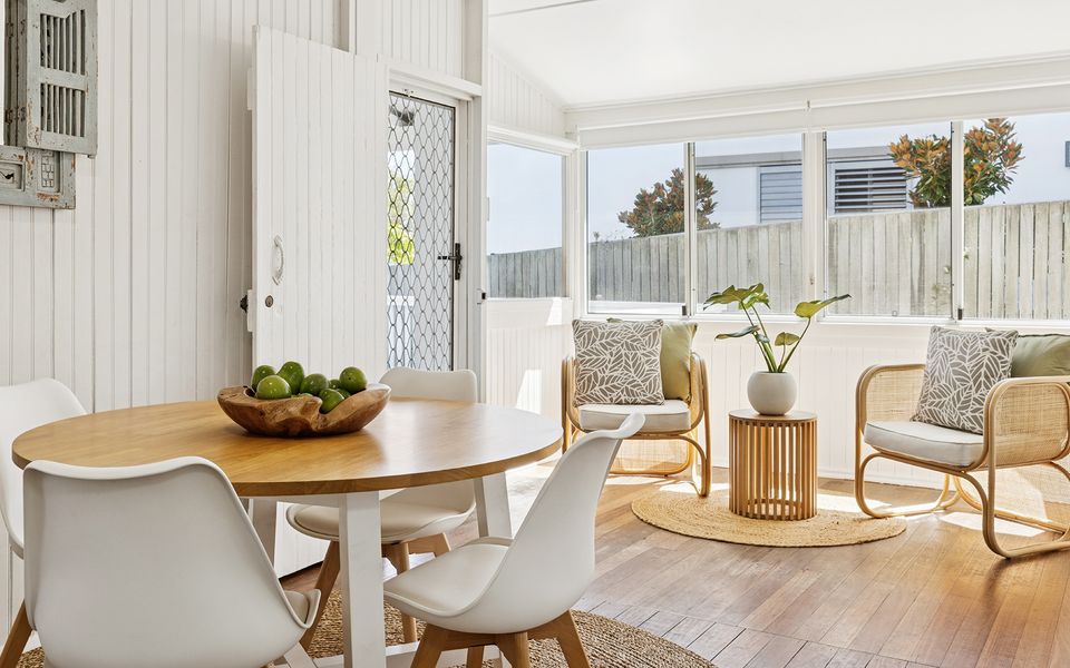 SANDY CHEEKS – Charming Beach Cottage | Holiday Yamba