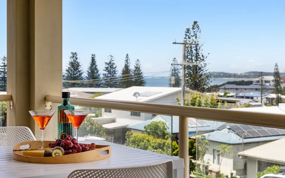 THALASSA – Hear The Surf | Holiday Yamba