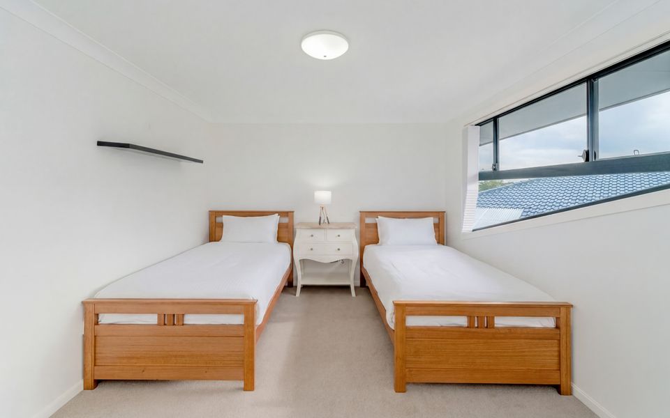 TAROONA – Majestic Waterfront Holiday Yamba