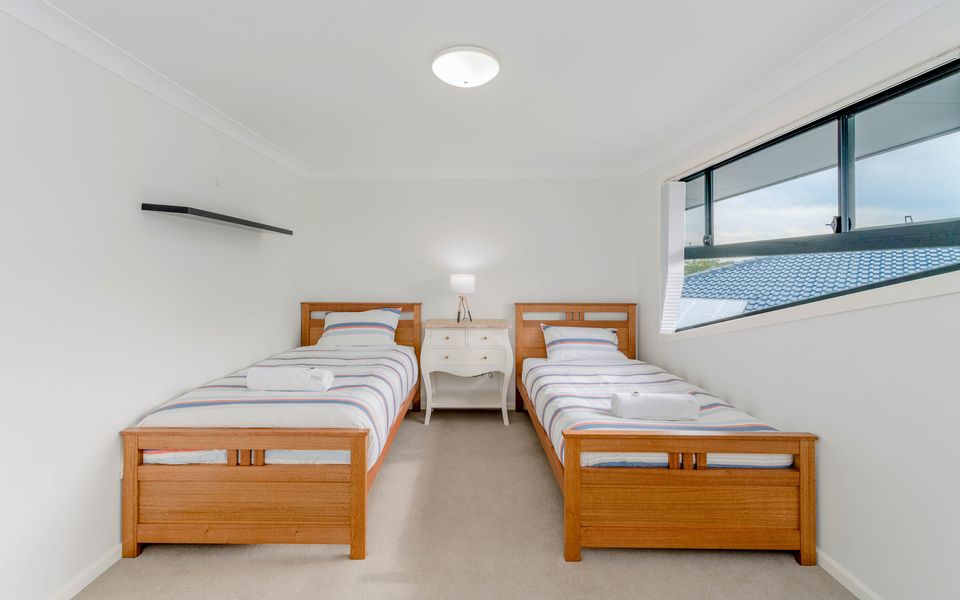 TAROONA – Majestic Waterfront Holiday Yamba