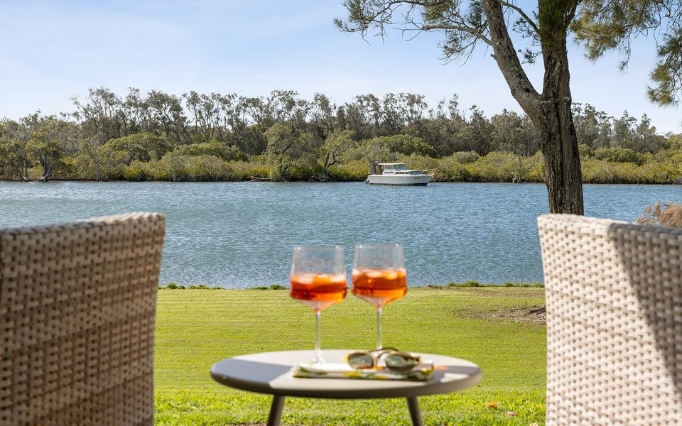TAROONA – Majestic Waterfront Holiday Yamba