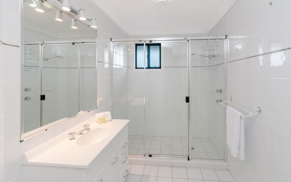 TAROONA – Majestic Waterfront Holiday Yamba