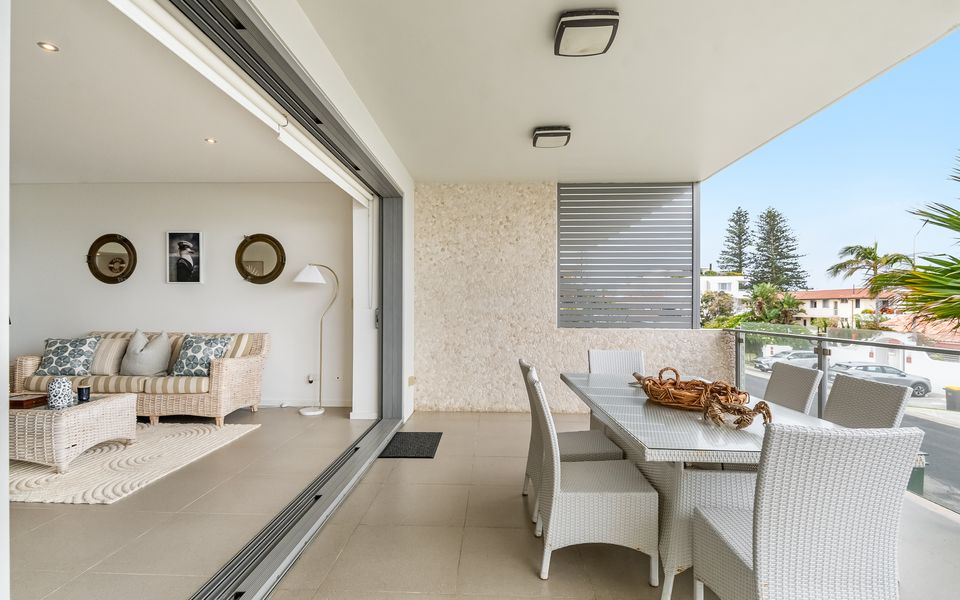 WHITE SAILS 2 – Timeless Coastal Escape | Holiday Yamba
