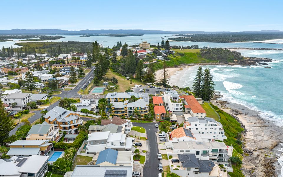 WHITE SAILS 2 – Timeless Coastal Escape | Holiday Yamba