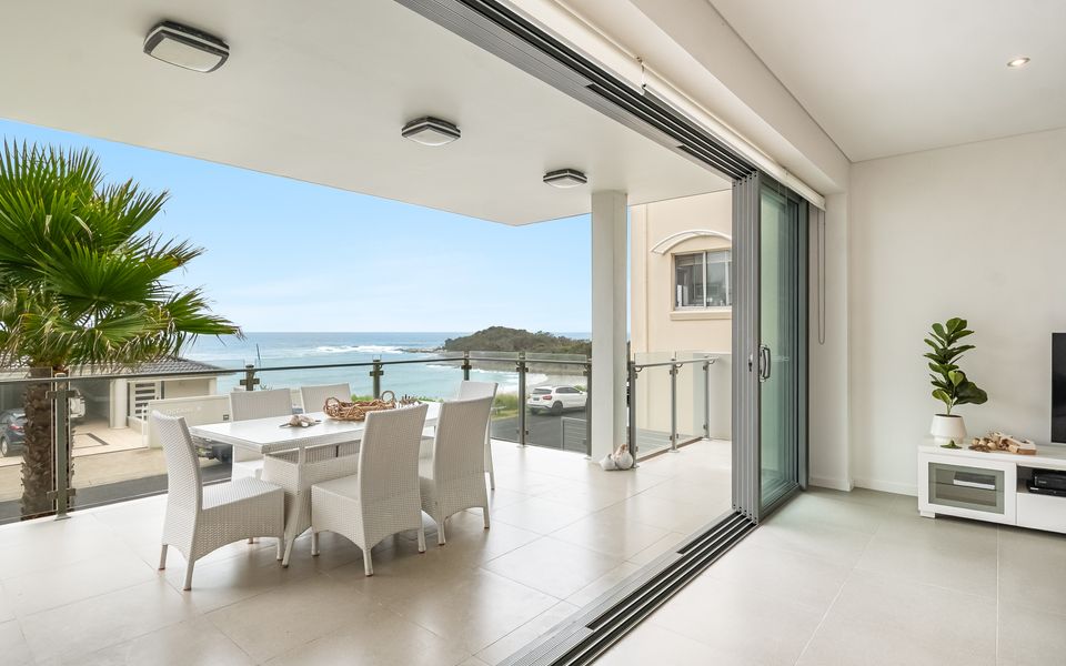 WHITE SAILS 2 – Timeless Coastal Escape | Holiday Yamba