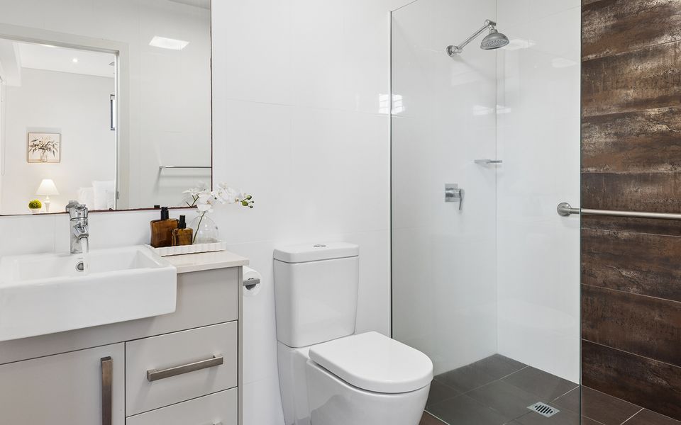 WHITE SAILS 2 – Timeless Coastal Elegance with Pool & Ocean Views | Holiday Yamba