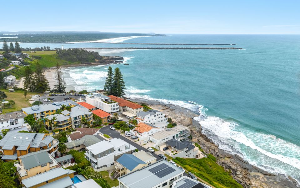 WHITE SAILS 2 – Timeless Coastal Escape | Holiday Yamba