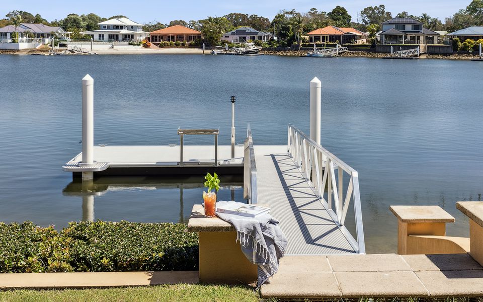 POINT PARADISO | Glorious waterfront