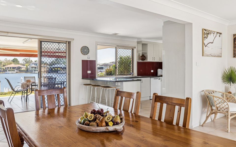 POINT PARADISO | Glorious waterfront