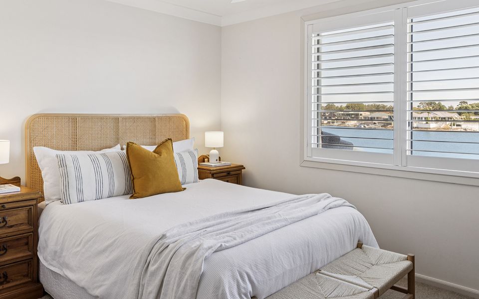 POINT PARADISO | Glorious waterfront