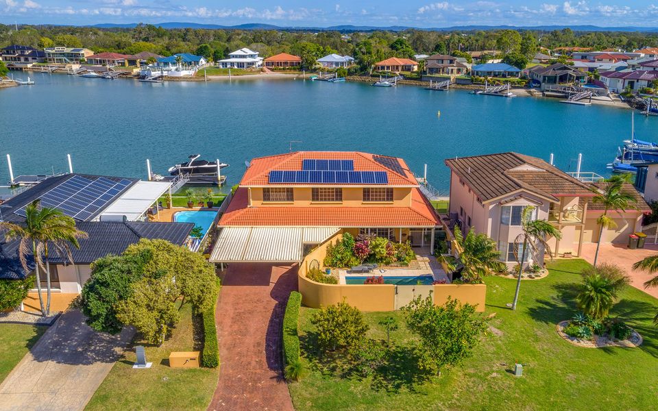 POINT PARADISO | Glorious waterfront