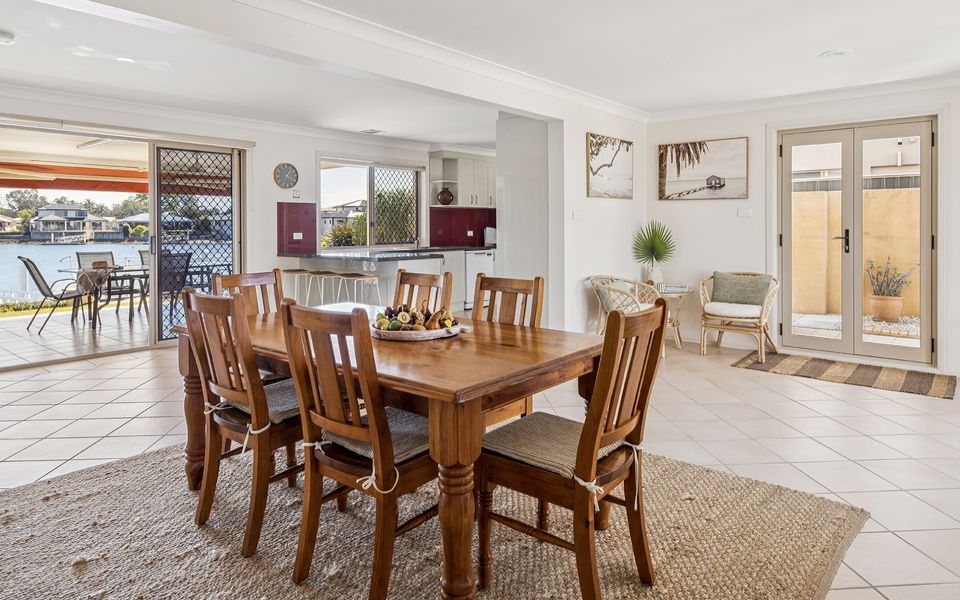 POINT PARADISO | Glorious waterfront