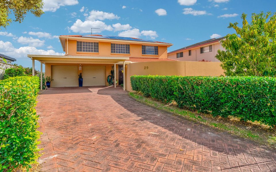 POINT PARADISO | Glorious waterfront