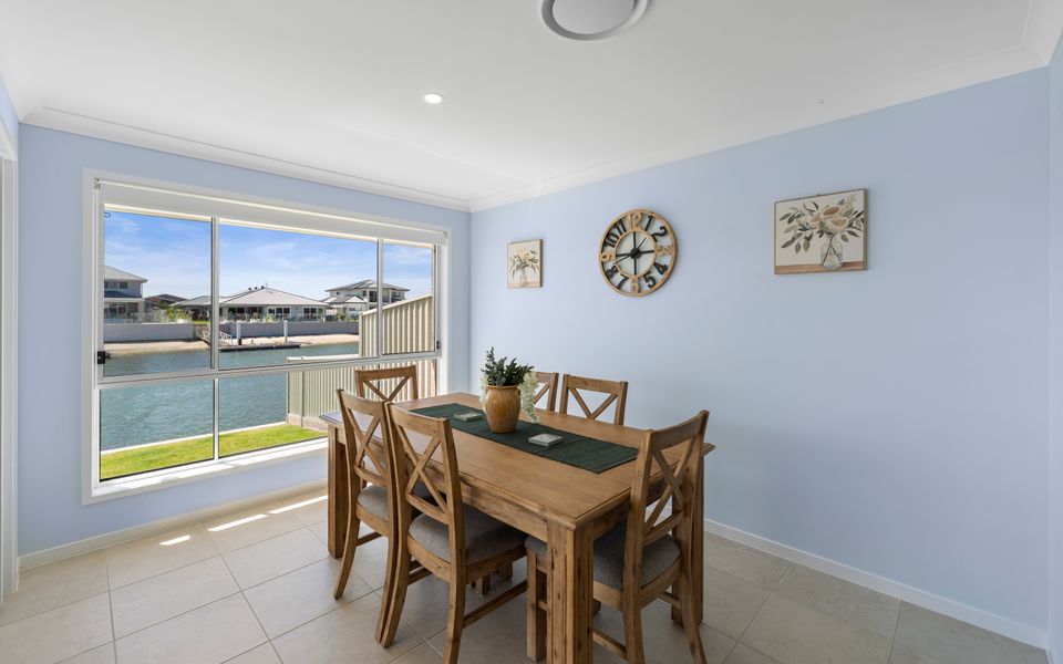 PELICAN WATERS – Pet Friendly Waterfront Escape with Private Jetty | Holiday Yamba