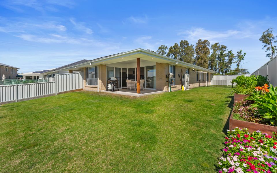PELICAN WATERS – Pet Friendly Waterfront Escape with Private Jetty | Holiday Yamba
