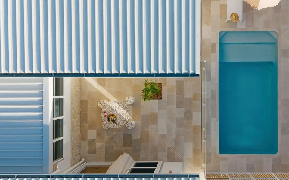 CLARENCE HOUSE- A Stay Above The Ordinary | Holiday Yamba