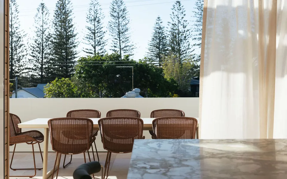 CLARENCE HOUSE- A Stay Above The Ordinary | Holiday Yamba