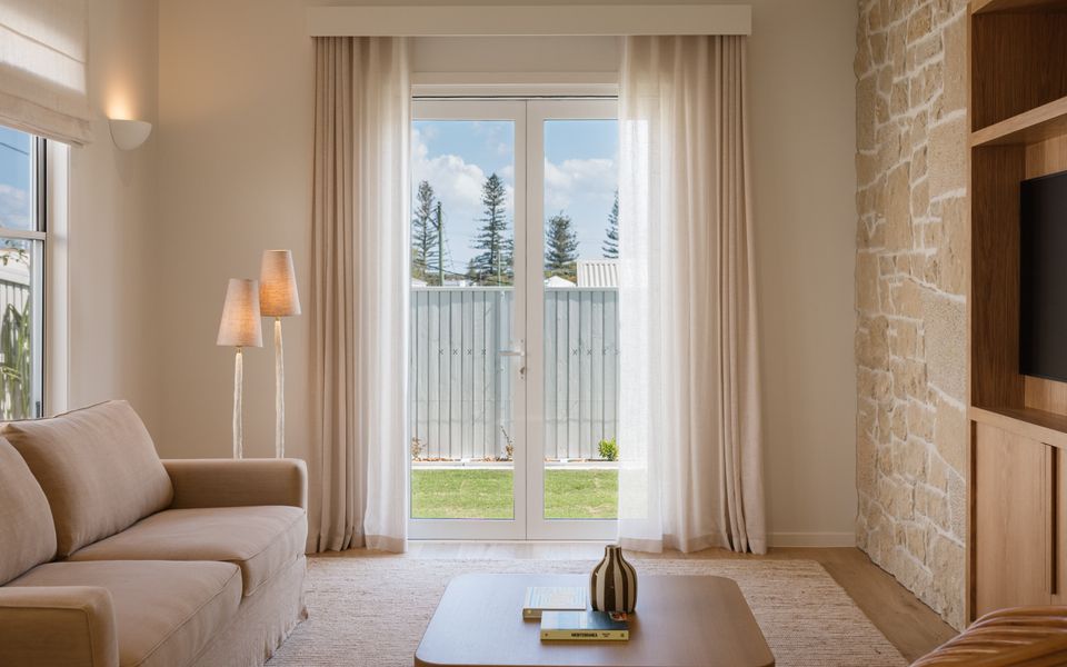 CLARENCE HOUSE- A Stay Above The Ordinary | Holiday Yamba