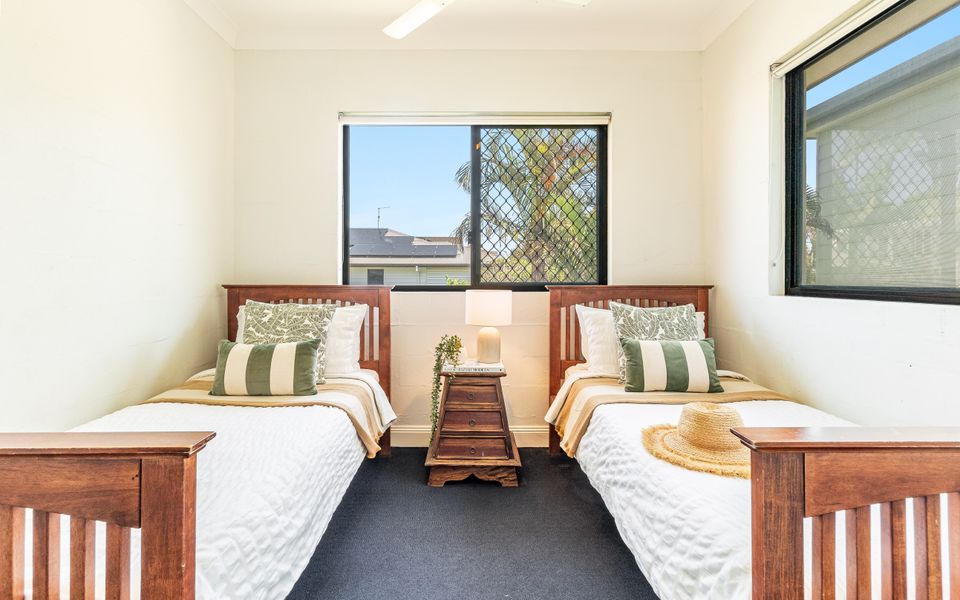 ARCOOLA 1 | Overlooking Main Beach