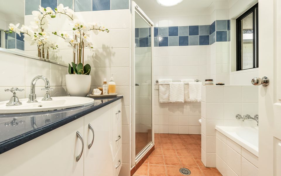 ARCOOLA 1 | Overlooking Main Beach