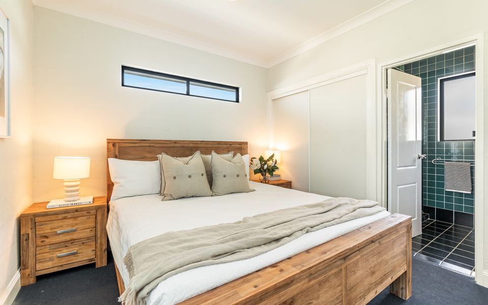 ARCOOLA 1 | Overlooking Main Beach