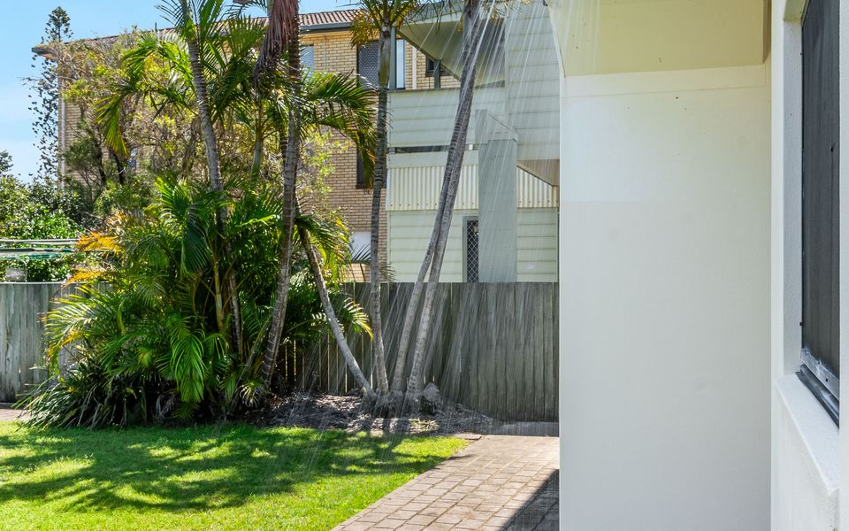 ARCOOLA 1 | Overlooking Main Beach