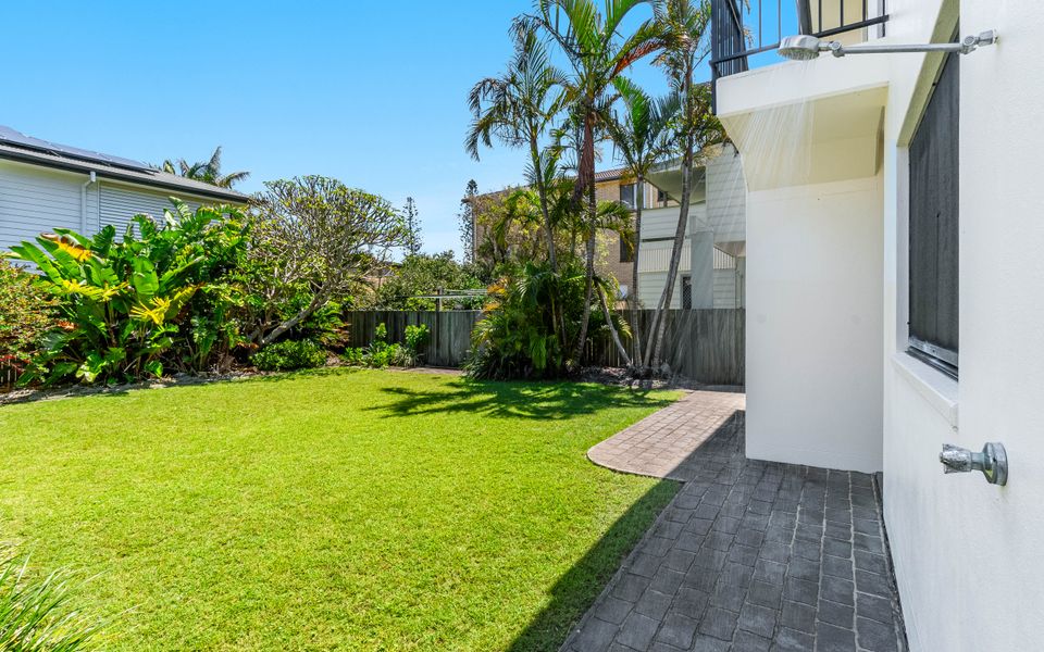 ARCOOLA 1 | Overlooking Main Beach