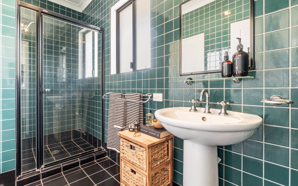 ARCOOLA 1 | Overlooking Main Beach