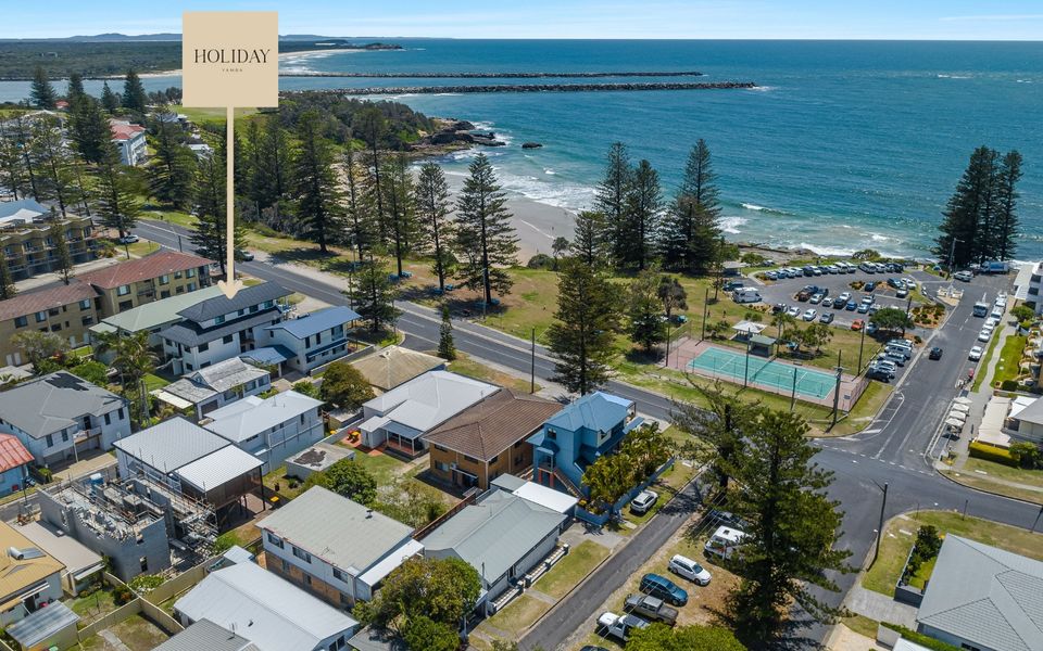 ARCOOLA 1 | Overlooking Main Beach