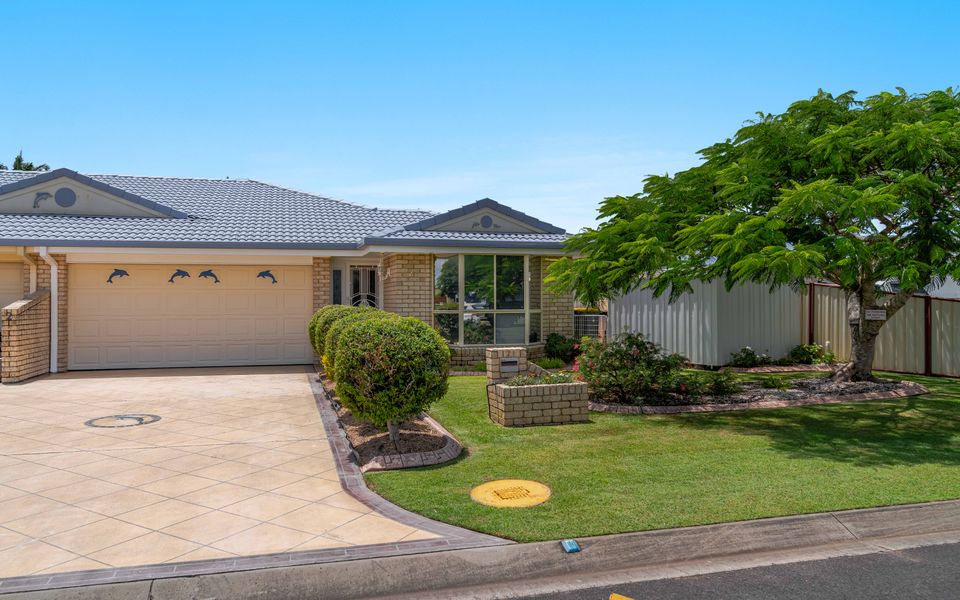 NABILLA COURT | Canal Front Duplex