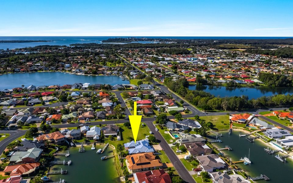 NABILLA COURT | Canal Front Duplex