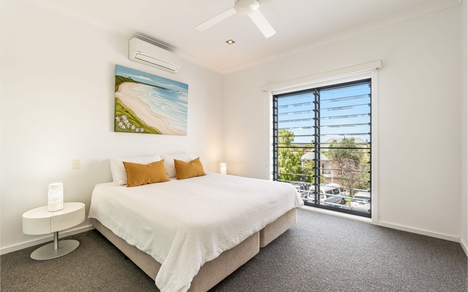 PILOTAGE 1 | Position and views