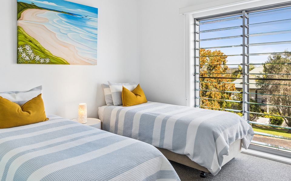 PILOTAGE 1 – Elevated Yamba Escape with River, Ocean & Sunset Views | Holiday Yamba