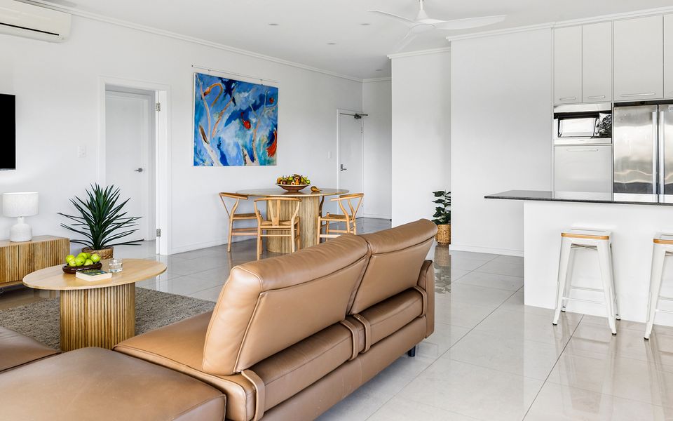 PILOTAGE 1 – Elevated Yamba Escape with River, Ocean & Sunset Views | Holiday Yamba