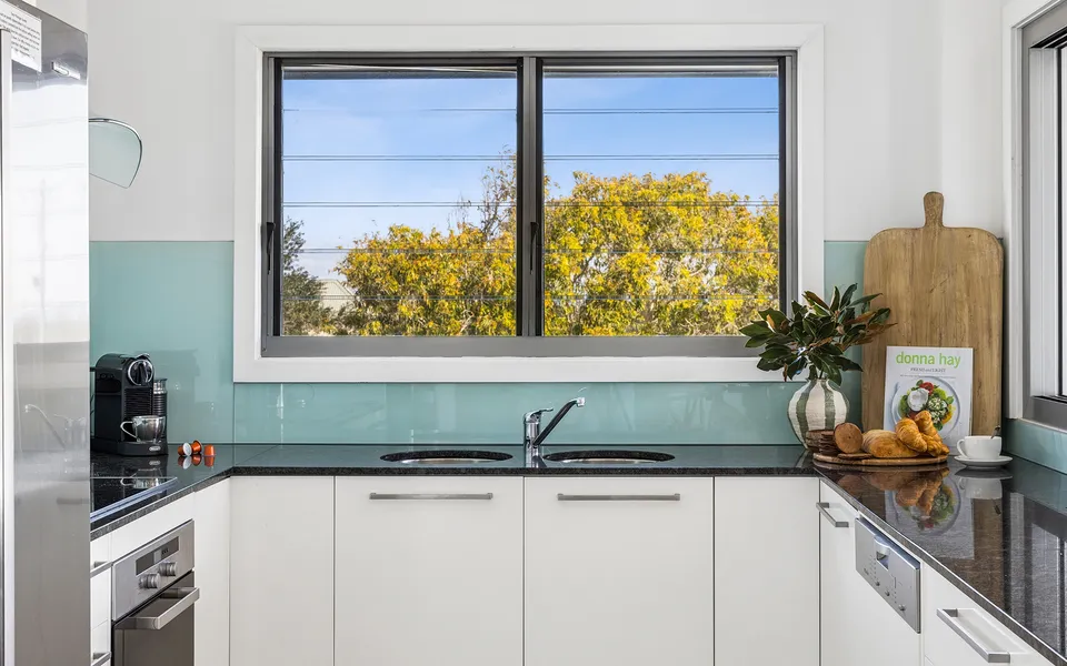 PILOTAGE 1 – Elevated Yamba Escape with River, Ocean & Sunset Views | Holiday Yamba