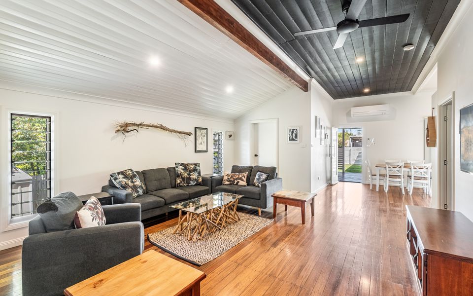 HIGH FIVES | In The Heart of Town and Pet Friendly