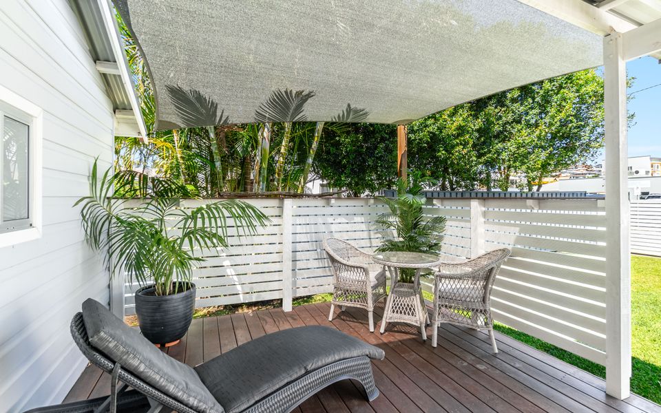 HIGH FIVES | In The Heart of Town and Pet Friendly