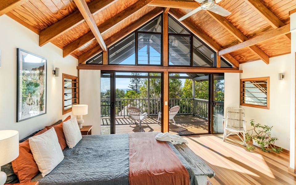 THE HIDEAWAY IN ANGOURIE | Hear the waves from Spookys Beach