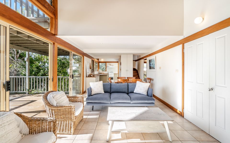 THE HIDEAWAY IN ANGOURIE | Hear the waves from Spookys Beach