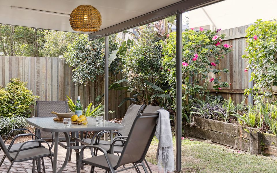 CATALINA COURT – UNIT 7 | Just a short walk to Pippi Beach