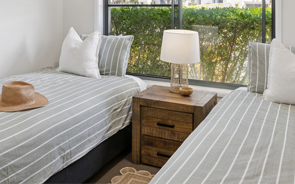 CATALINA COURT – UNIT 7 | Just a short walk to Pippi Beach