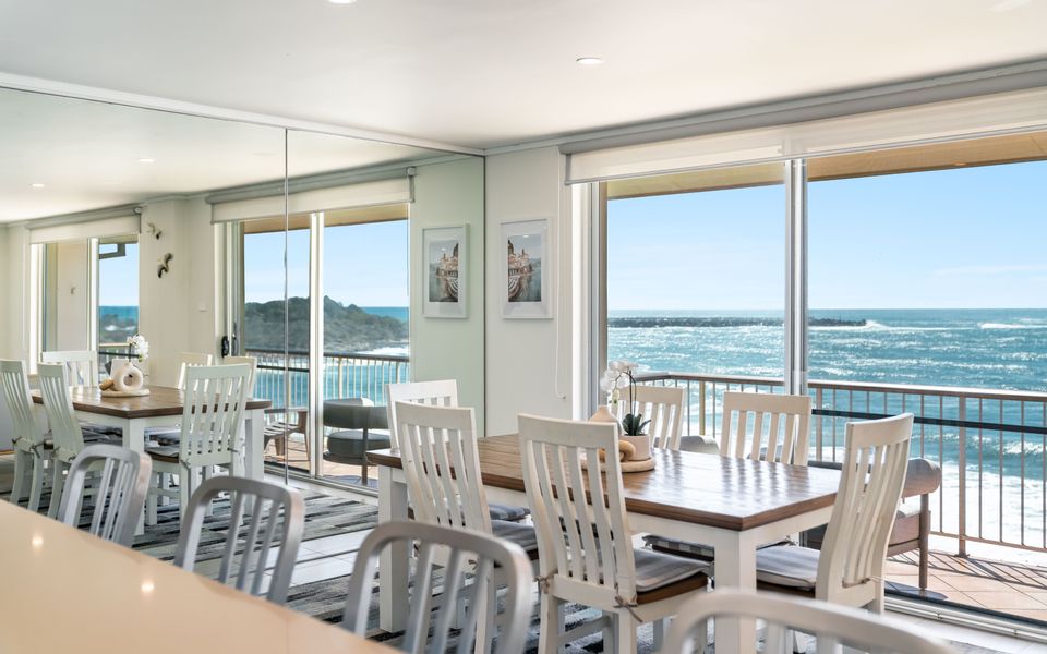 CRAIGMORE PENTHOUSE – Endless Ocean Views | Holiday Yamba