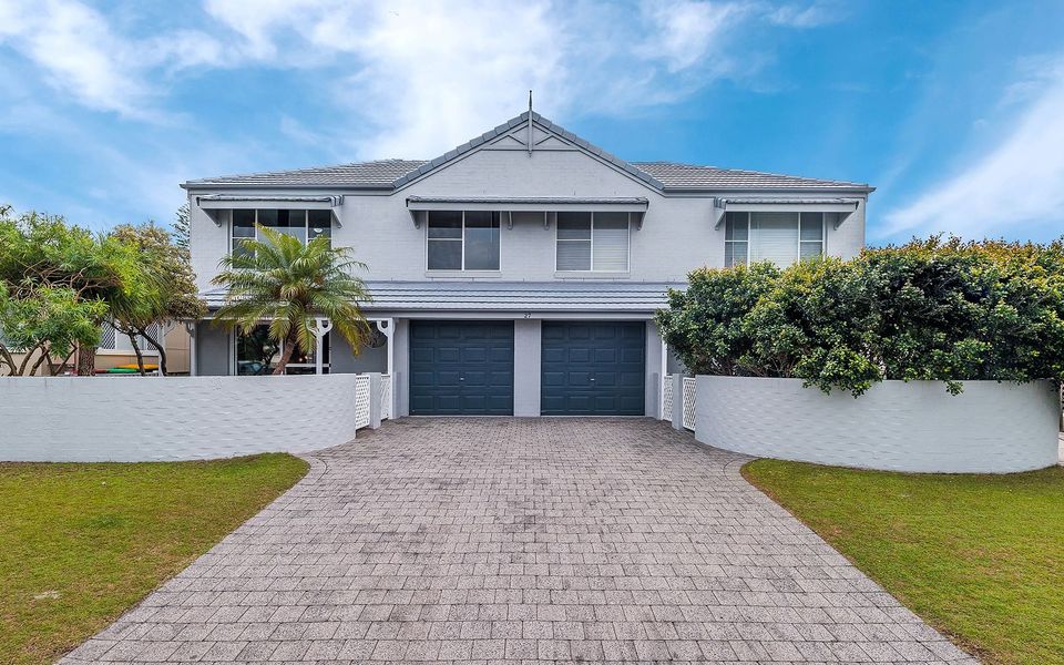 RED ROCK | Townhouse in Town