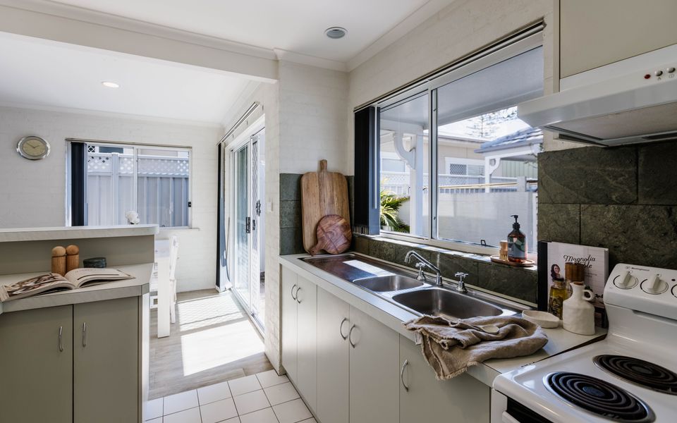 RED ROCK | Townhouse in Town