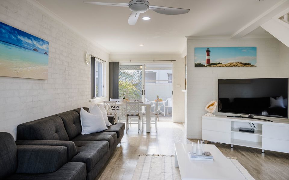 RED ROCK | Townhouse in Town