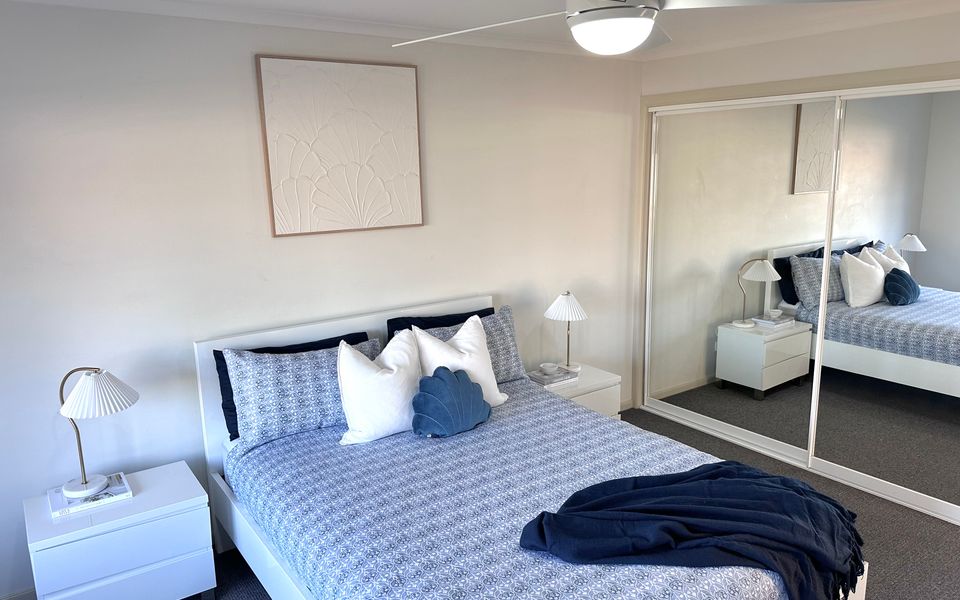 RED ROCK | Townhouse in Town