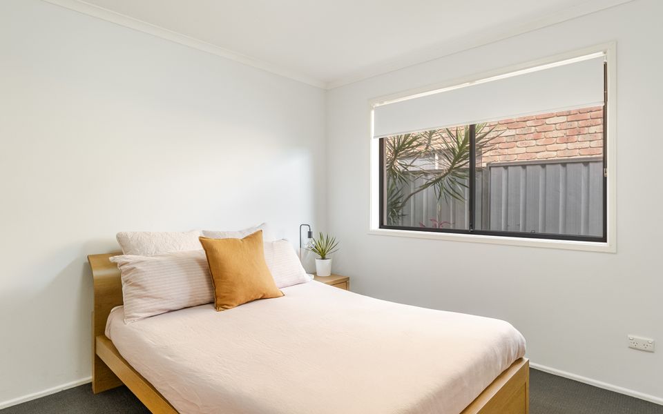 SANDY SHORES | Absolute Waterfront & Swimming pool